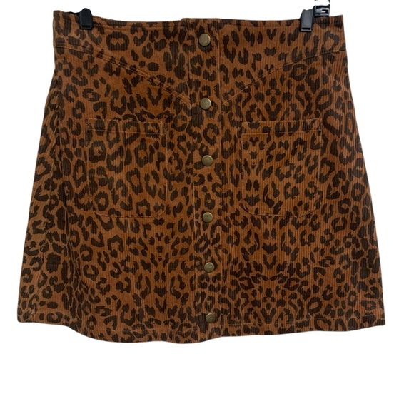 Love Riche Dresses & Skirts - Loveriche size large Leopard Print Skirt